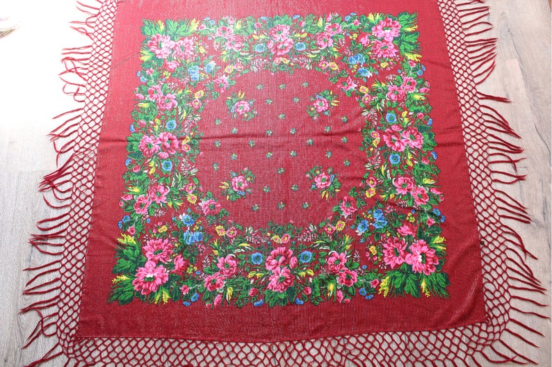 Big Vintage shawl.Large Red Flower Shawl.Floral shawl.Russian scarf shawl.Vintage wool shawl.Russian Shawl.Wedding shawl.Floral scarf.