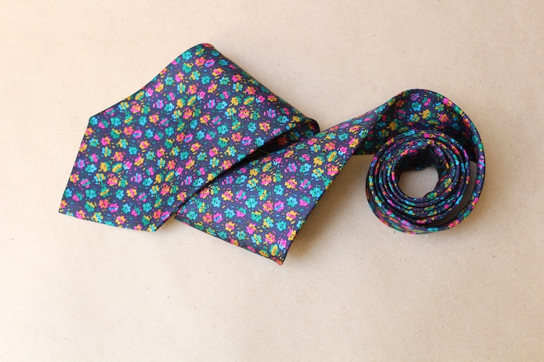 Vintage Necktie Wedding tie.Vintage mens tie.Mens gift.Vintage men/'s tie.Men/'s neck tie.100/% Silk.Abstract tie.Carnaval