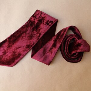 Vintage Necktie. Red necktie. Wedding tie. Vintage mens tie. Mens gift. Vintage men&#39;s tie. Men&#39;s neck tie. Made in Italy.