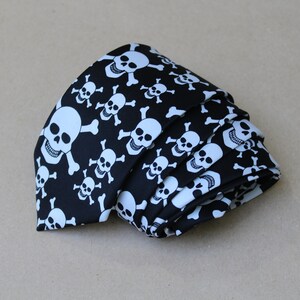 Vintage Scull Necktie, Black necktie, Wedding tie, Vintage mens tie, Mens gift, Vintage men&#39;s tie, Men&#39;s neck tie, Carnaval tie, Scull tie