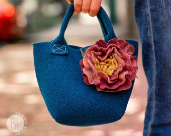 Handmade felted shoulder bag decorated with with felted flower made in Ukraine | Ukrainian shops