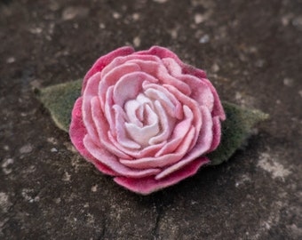 Flower Brooch, Felt Flower, Silver Grey Felt Flower Pin Brooch, Light Pink Felted Flower, Ranunculus Flower, Merino wool flower