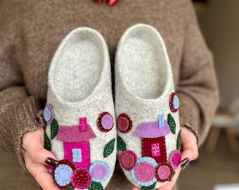 Handmade Felted Wool Slippers: Gray House Design, Warm Barefoot Home Shoes