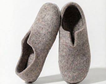 Men's Wool Minimalist Slippers: Handmade Cozy Gray Felted House Shoes