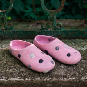 Pink Felted Wool Slippers: Handmade Cozy House Shoes with Gray Dots