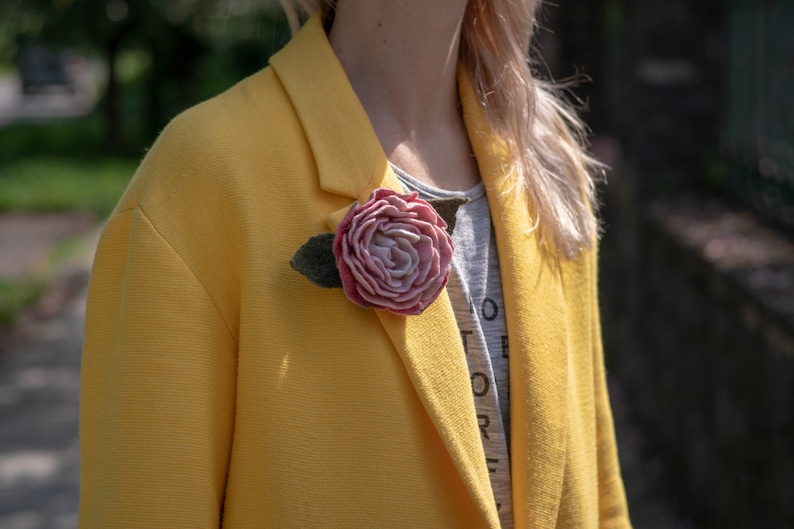 Silver Grey Felt Flower Pin Brooch Flower Brooch Merino wool flower Felt Flower Ranunculus Flower Light Pink Felted Flower