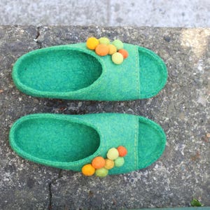 Handmade Open-Toe Wool Slippers: Green Felted Clogs