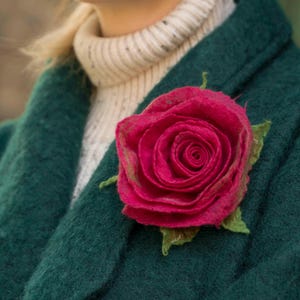 Handmade Merino Wool Rose Brooch: Boho Chic Felt Jewelry