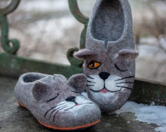 Gift for kids Animal cat slippers Cozy cute slippers Childrens slippers Felt wool slippers Home slippers Anniversary gift Wool clogs Unisex