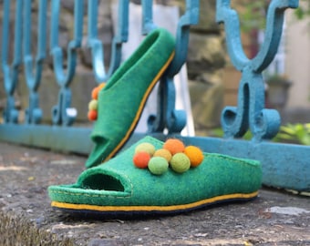 Pantoufles uniques en laine verte pour femmes, confortables et élégantes, charmants sabots en laine confortables, chaussures de maison confortables, douces et respectueuses de l'environnement