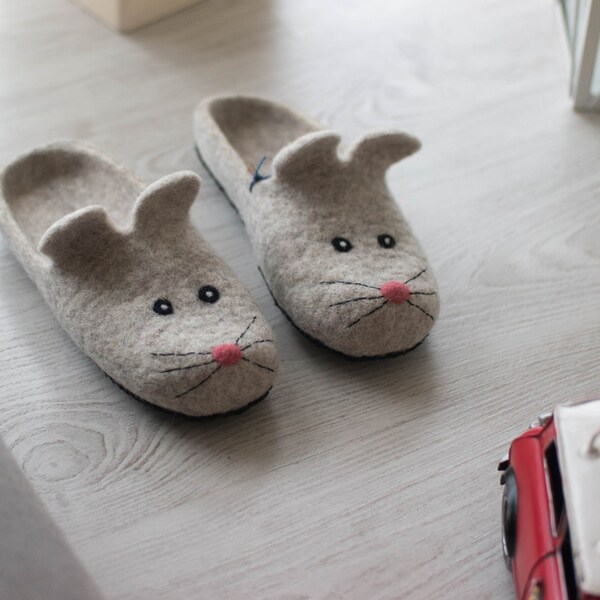 House home slippers Cozy wool felt slippers for a warm home - handcrafted house shoes Animals mouse cute funny warm soft eco slippers Unisex