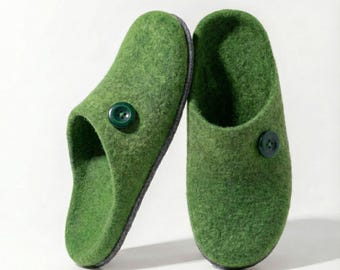 Minimalist Green Wool Felt Slippers: Women's Warm Comfort Shoes