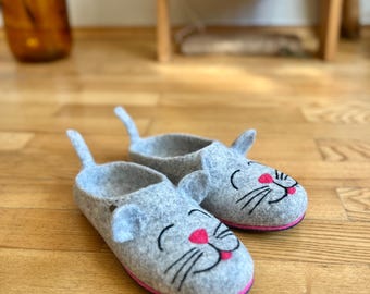 Felted Wool Cat Slippers: Handmade Unisex Animal House Shoes
