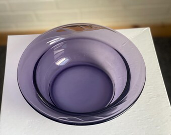 Vintage Amethyst Pyrex Serving Bowl: 10” Swirl Edge