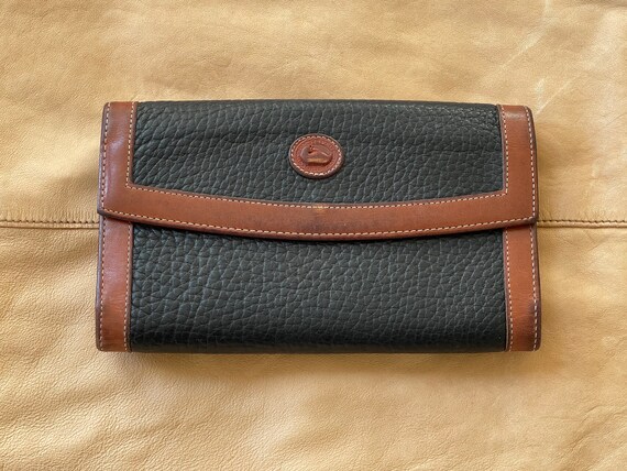 black dooney wallet