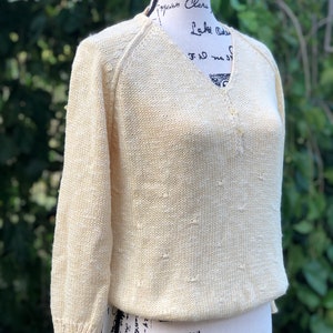 Vintage 90s Cream V-Neck Sweater: Raglan Sleeve Cottagecore Knit