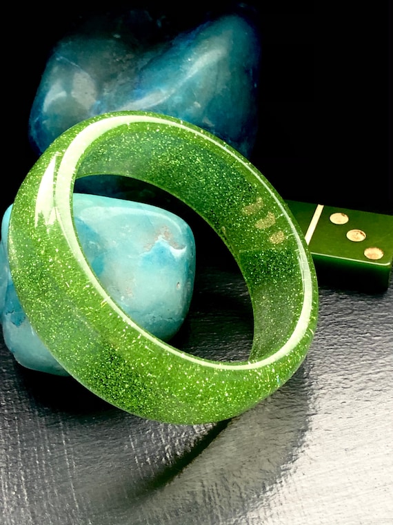 Vintage Green Lucite Bangle: Chunky Confetti Glitter Bracelet