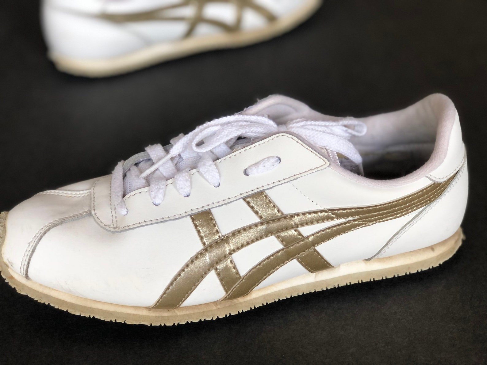 Asics Cheerleading Shoes 7.5 Vintage White Gold ASICS Retro Etsy