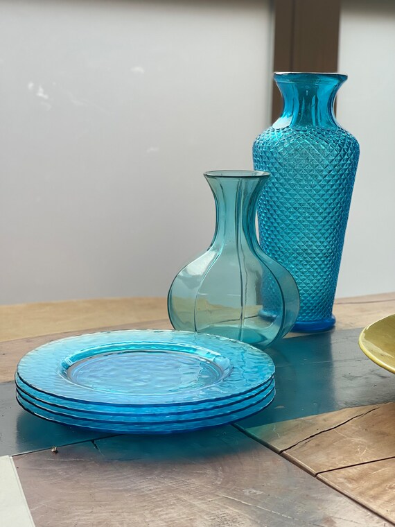 Platos vintage de vidrio azul turquesa platos brutalistas vidrio prensado aspecto de metal martillado platos de vidrio azul azulado platos de cena de 4 diez pulgadas Etsy Espana