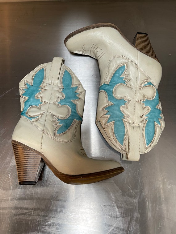 High Heel Cowboy Boots in White and Blue, Western Boo… Gem