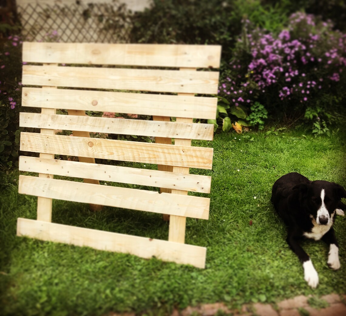 Pallet Display Stand Etsy