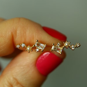 Pequeños pendientes de trepador de oro, pendientes minimalistas de plata, pendientes de trepador de boda para novia, pequeño pendiente de perla individual, regalos para ella