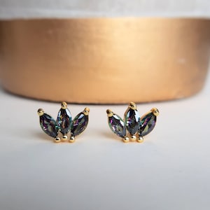 Marquise Mystic Topaz Sterling Silber Ohrstecker, Helix Knorpel Ohrstecker, Regenbogen Lila süße Ohrringe, Minimalist Schmuck