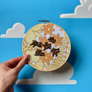 CACHORROS - Arte mural con bastidor de bordado floral de Los Simpsons