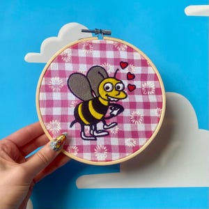 LET'S BEE FRIENDS - The Simpsons Floral Embroidery Hoop Wall Art