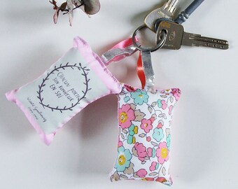 Porte Clés Citation, Citation Inspirante, Positive, Bonheur, Tissu Liberty, Crémaillère, Clefs, Porte-Clés Coussin, Encouragement