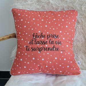 Funda de cojín con mantra, funda de almohada, frase positiva, regalo de yoga, cita inspiradora, coral, estrellas