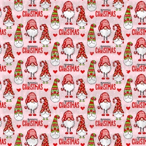 以下が含まれることがあります： ピンク色の背景に、クリスマスノームとクリスマスツリーが繰り返されるパターン。ノームは白い水玉模様の赤い帽子をかぶり、白いひげを生やしています。「gnomie CHRISTMAS」の文字も表示されています。