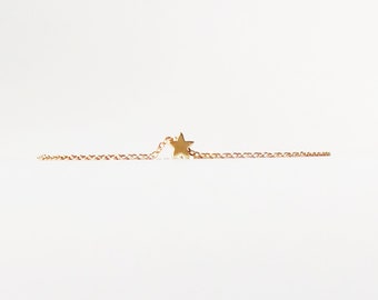 Gold Star Bracelet- Tiny Star Bracelet- Dainty Layering Bracelet- Minimal Bracelet- 14k Gold Filled - Friendship Gift- Celestial Bracelet