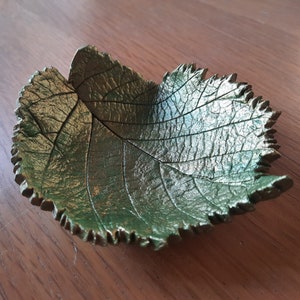 Ceramic lime leaf decorative dish