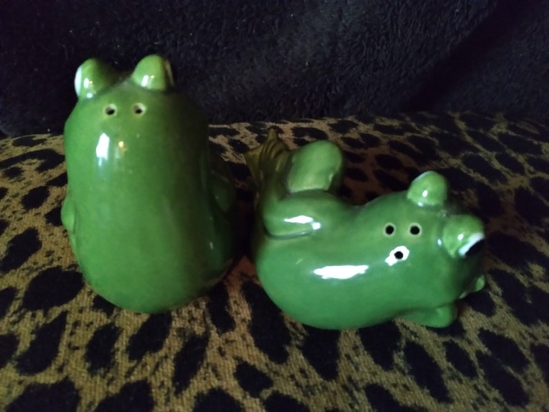 Vintage Salt and Pepper Shakers Frogs Sicilia Flowers Etsy