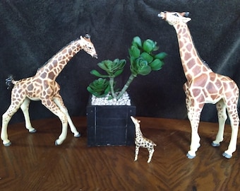 Vintage 1992 Safari Ltd. Retikulierte Giraffen Figuren! 13"und 10" - Museumsqualität - Lernspielzeug - Sammlerstücke."