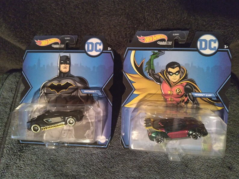 Hot Wheels Batman Hot Rod – Auto Da Collezione DC Universe Con Dettagli Realistici - 2