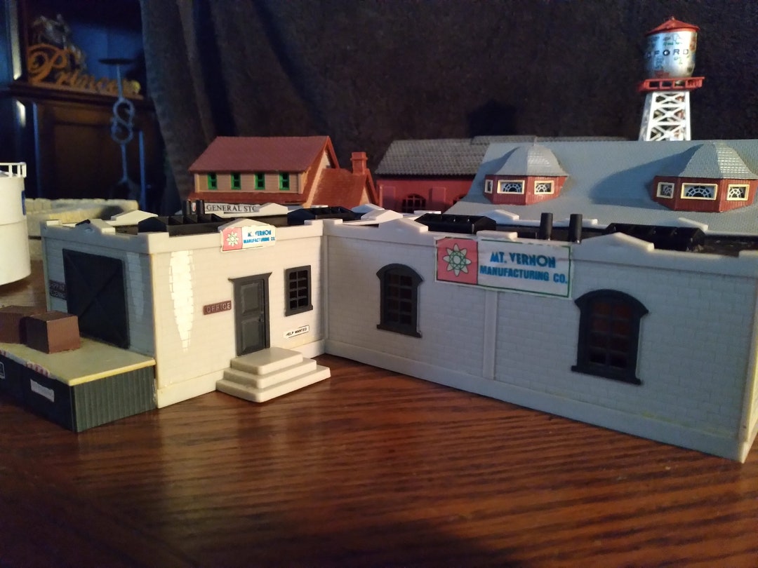 Life Like HO Scale Train Set Buildings. Mt. Vernon Manufacturing Co