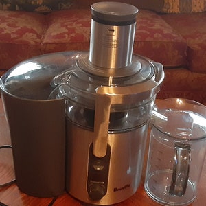 Exprimidor Breville Usado, Acero Inoxidable JBE510XL Exprimidores, aparatos de cocina estilo casa de campo con núcleo de granja.