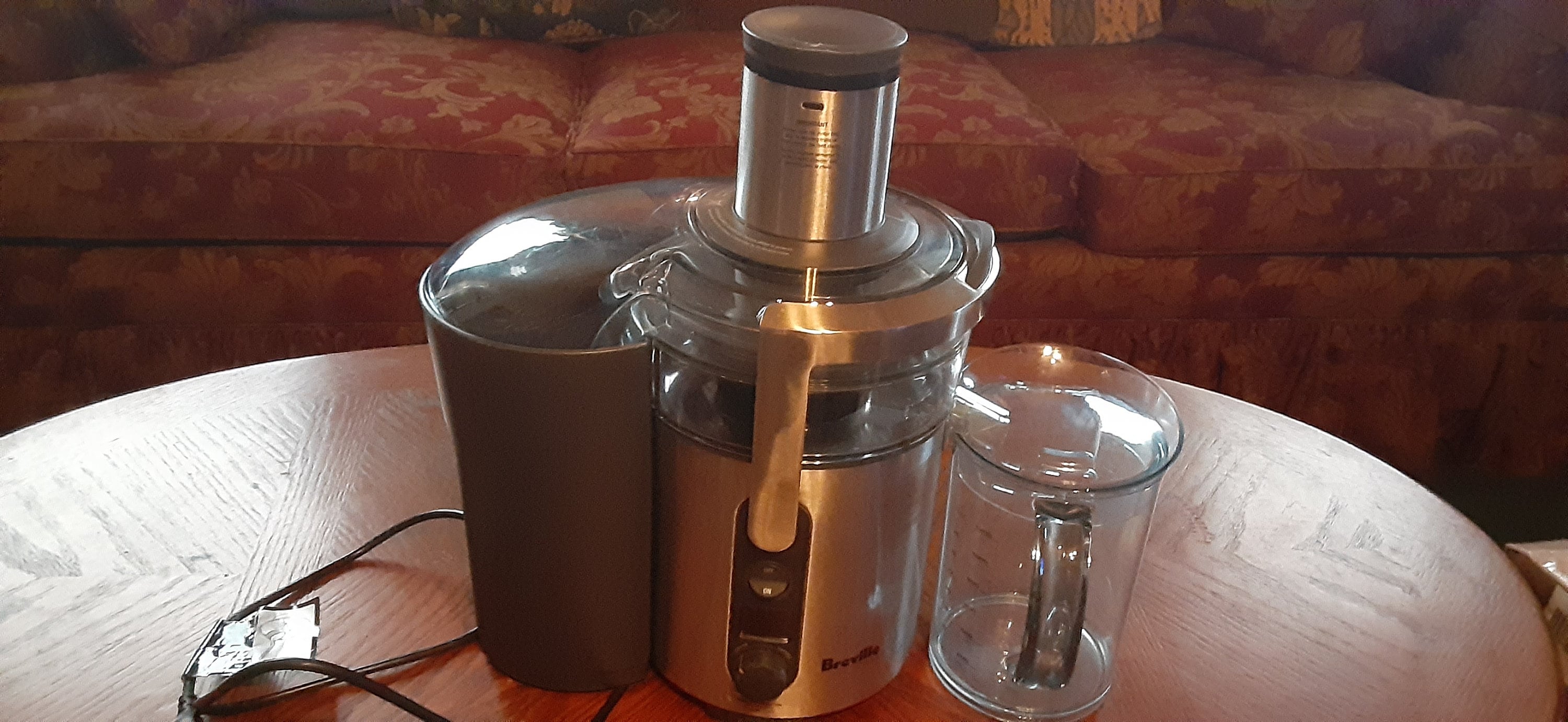 Breville Juicer Pre-owned, Used, Stainless JBE510XL Juicers, kitchen gadgets country cottage core farmhouse.