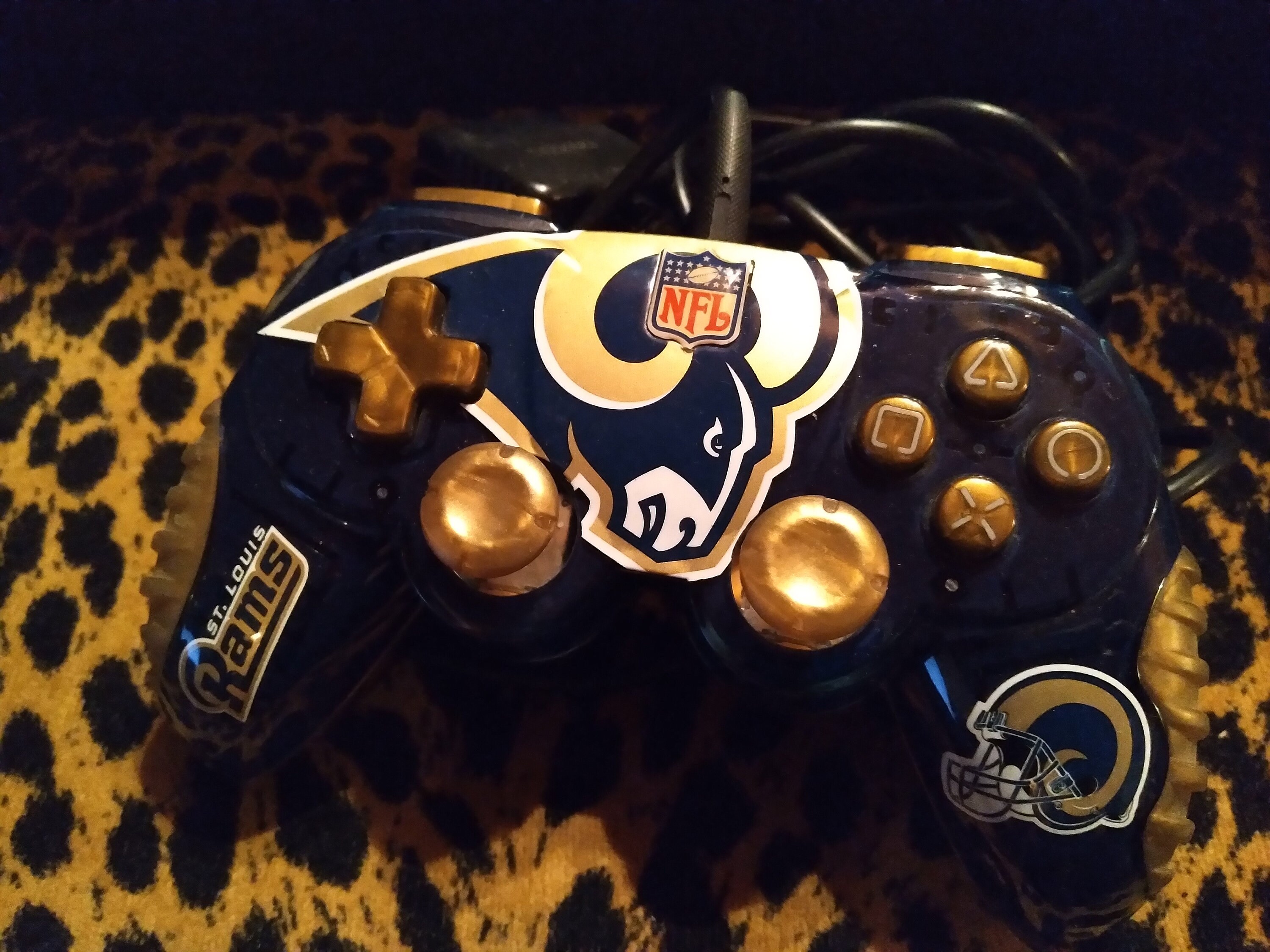 Super Bowl Champion RAMS PS2 Wired NFL Control Pad Mad Katz St Louis -   Canada