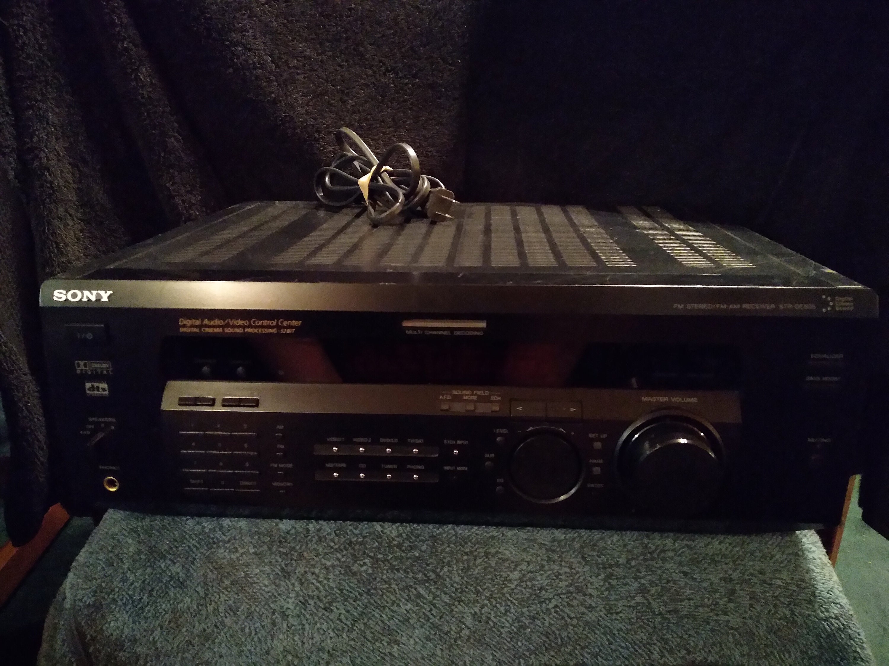 Sony STR-DE635 5.1 Channel 280-watt 
