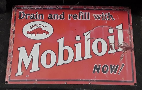 Mobile oil Gargoyle ヴィンテージ　看板 Vintage Mobiloil Gargoyle ￼Porcelain 30” Double sided Sign gas