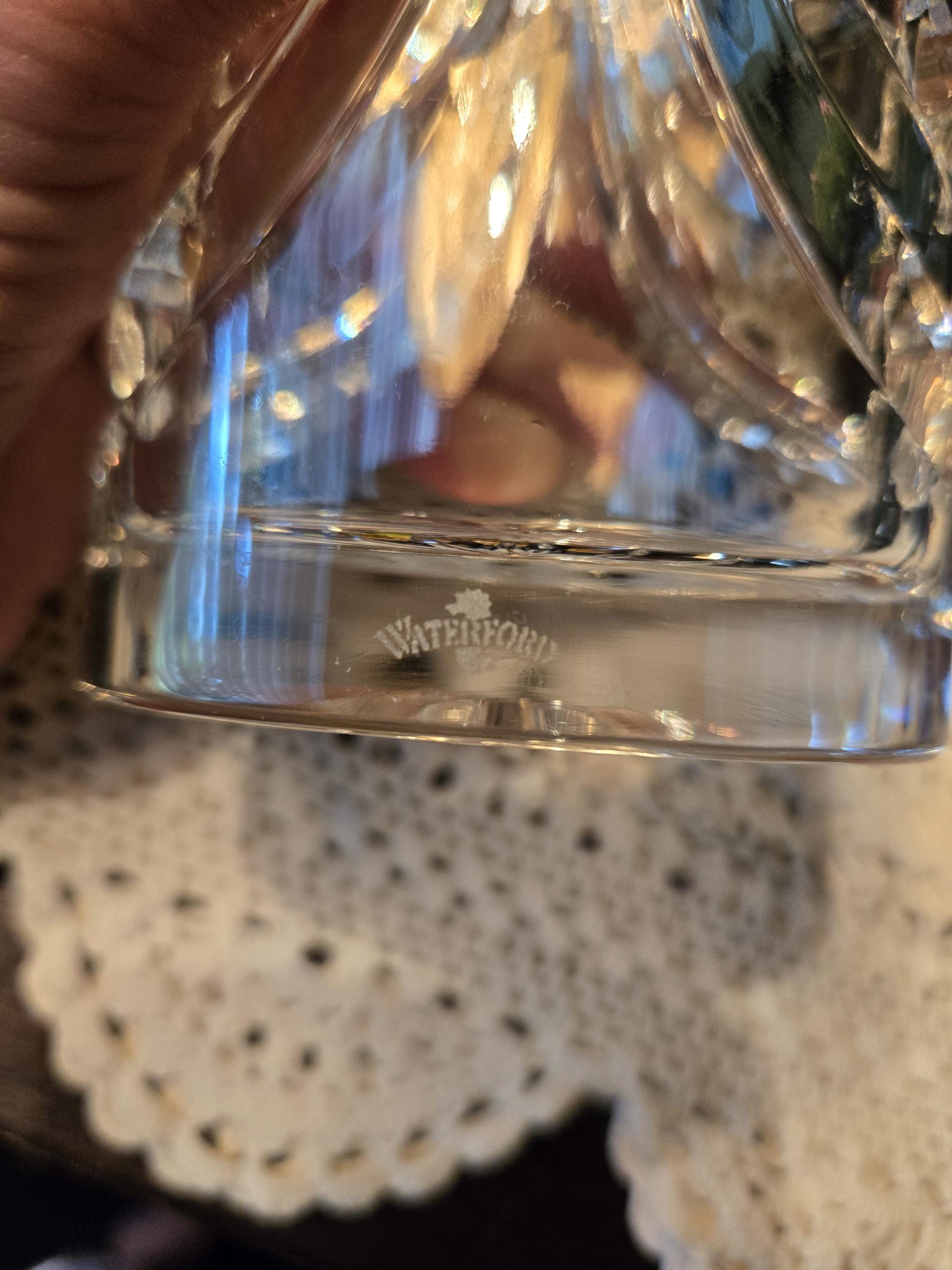 美しいカットクリスタルウォーターフォード花瓶 6インチ ステッカーと