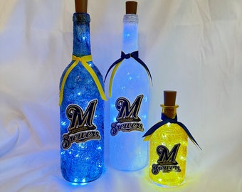 Milwaukee Brewers Light up bottles.  Brewers lighted bottle. Milwaukee Brewers gift. Milwaukee Brewers wine bottle. Brewers man cave