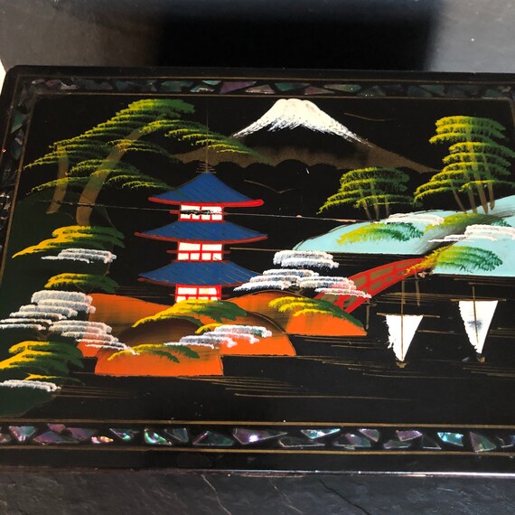 Japanese music box. Vintage music box. Jewellery b