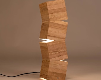 Lighttall//Lampadaire design en bois 48cm