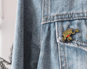 Frog Enamel Pin, Kaeru