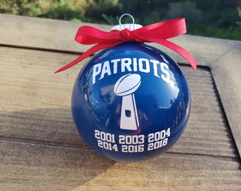 New England Patriots Superbowl Champions - 4" Glass Ornament - NFL Superbowl Football Gift - Patriots Fans -Tom Brady - Pat's Christmas Gift