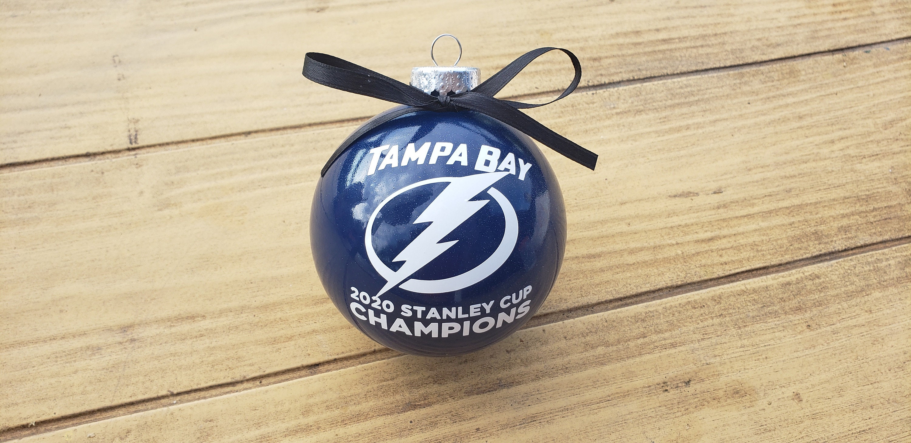 Tampa Bay Lightning NHL 2020 Stanley Cup Champions Glass Ball Ornament